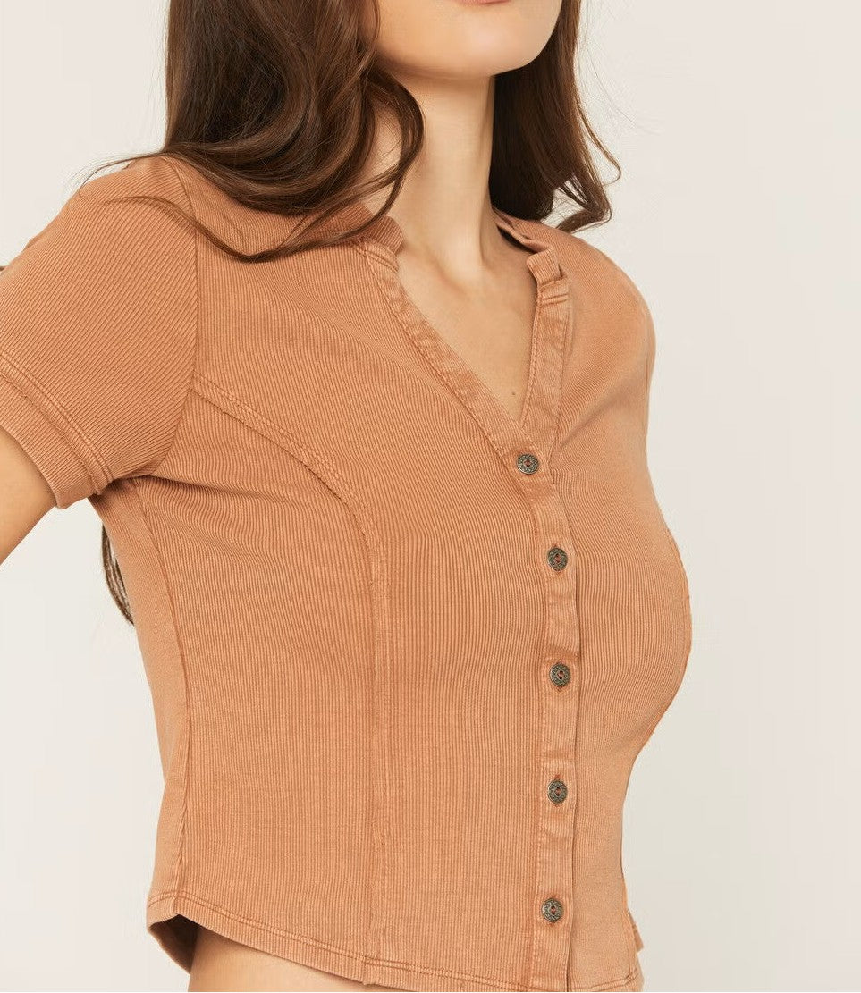 Notched V‑Neck Button‑Front Rib Knit Short Sleeve Cropped Shirt